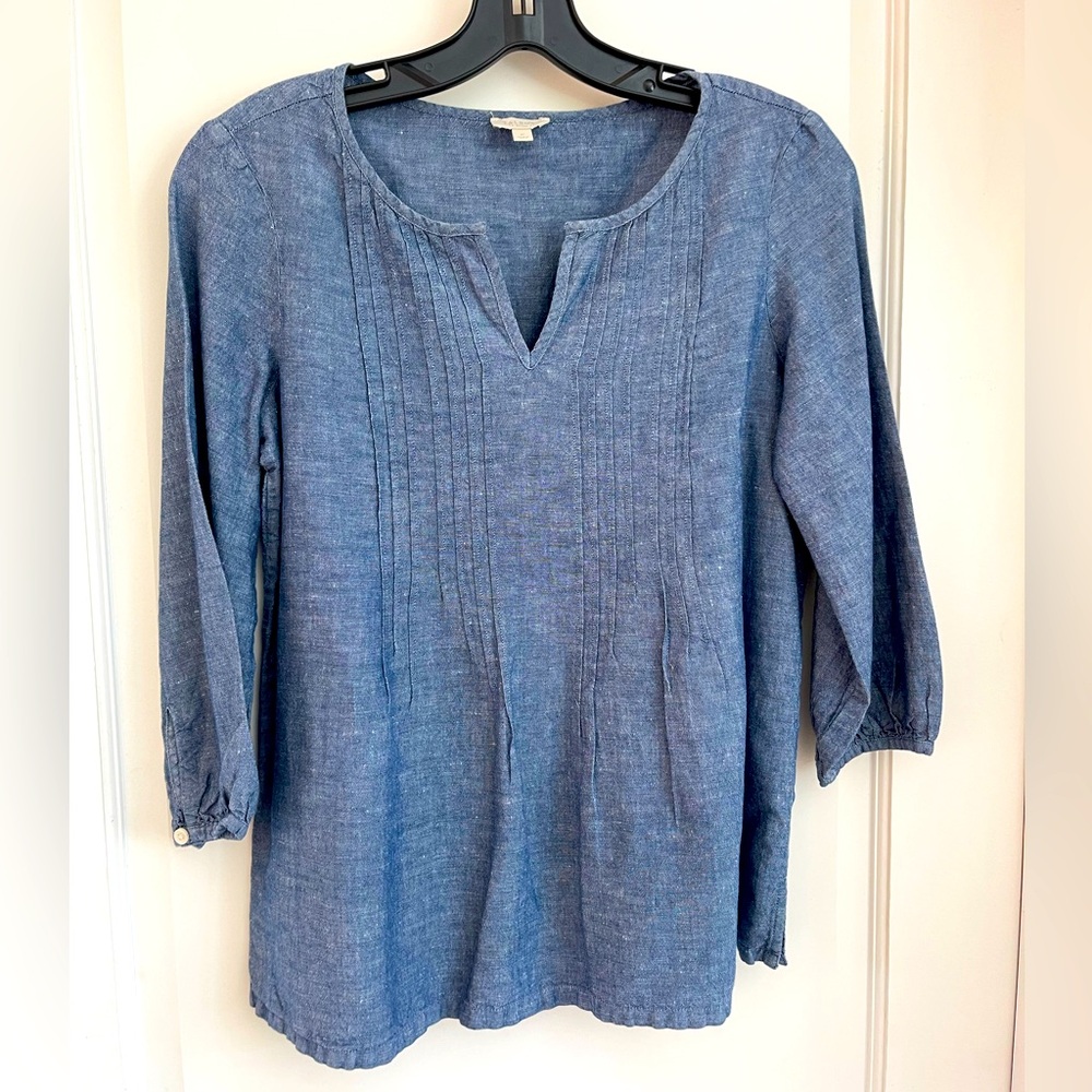 Talbots size P blue linen blend pin tuck top.